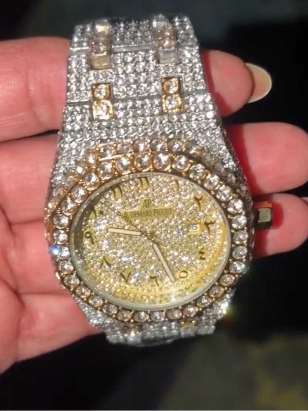 Big Jewelry Co eye catching